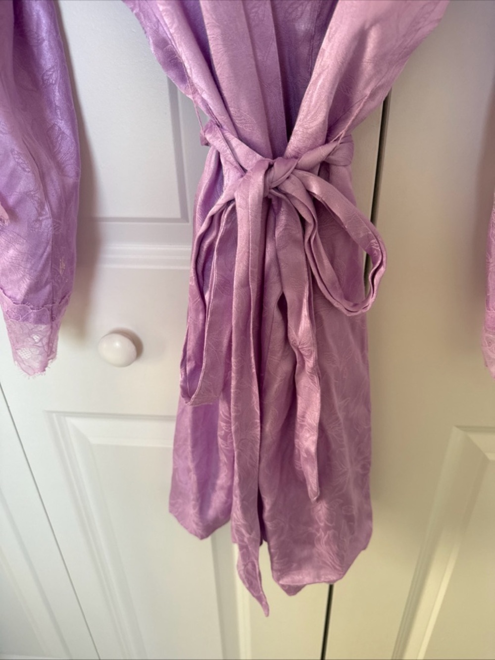 Victoria's Secret Lace Trim Viscose Robe Size M/L Lilac Flowery Pattern Bridal - Picture 5 of 15